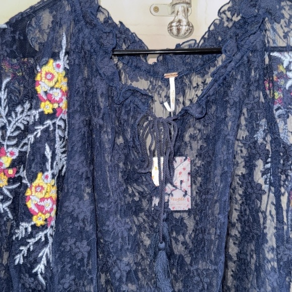 FREE PEOPLE shirt Jubilee Lace Embroidered Top Blue NWT medium NEW - Picture 4 of 6